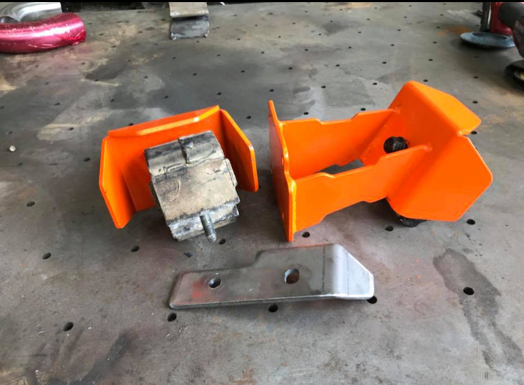 Engine Mounts to fit OM606 or OM605 Engine into Land Rover Vehicles